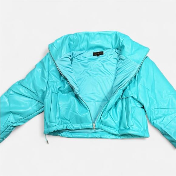NWT Turquoise Cropped Puffer Jacket
SM/MED/LG Available - Picture 6 of 8